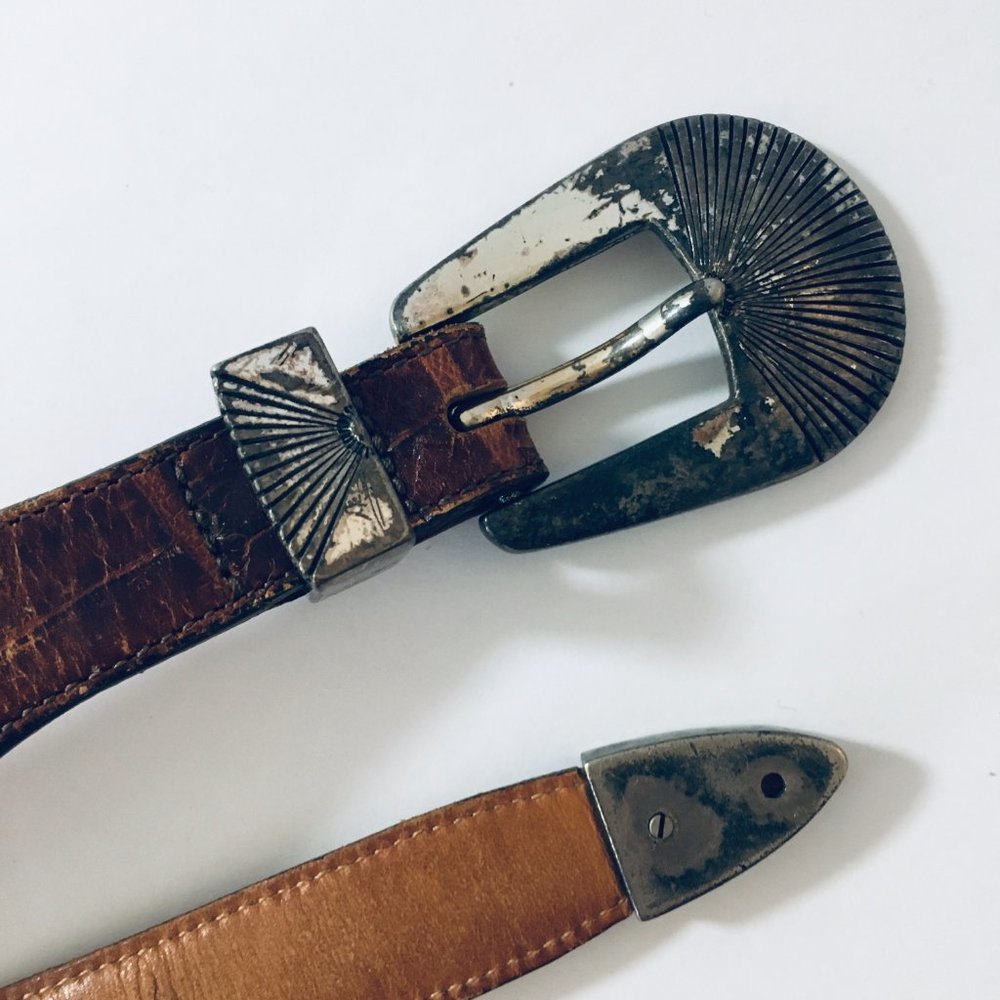 ONYX Vintage Brown Crocodile Belt Size 32 17407